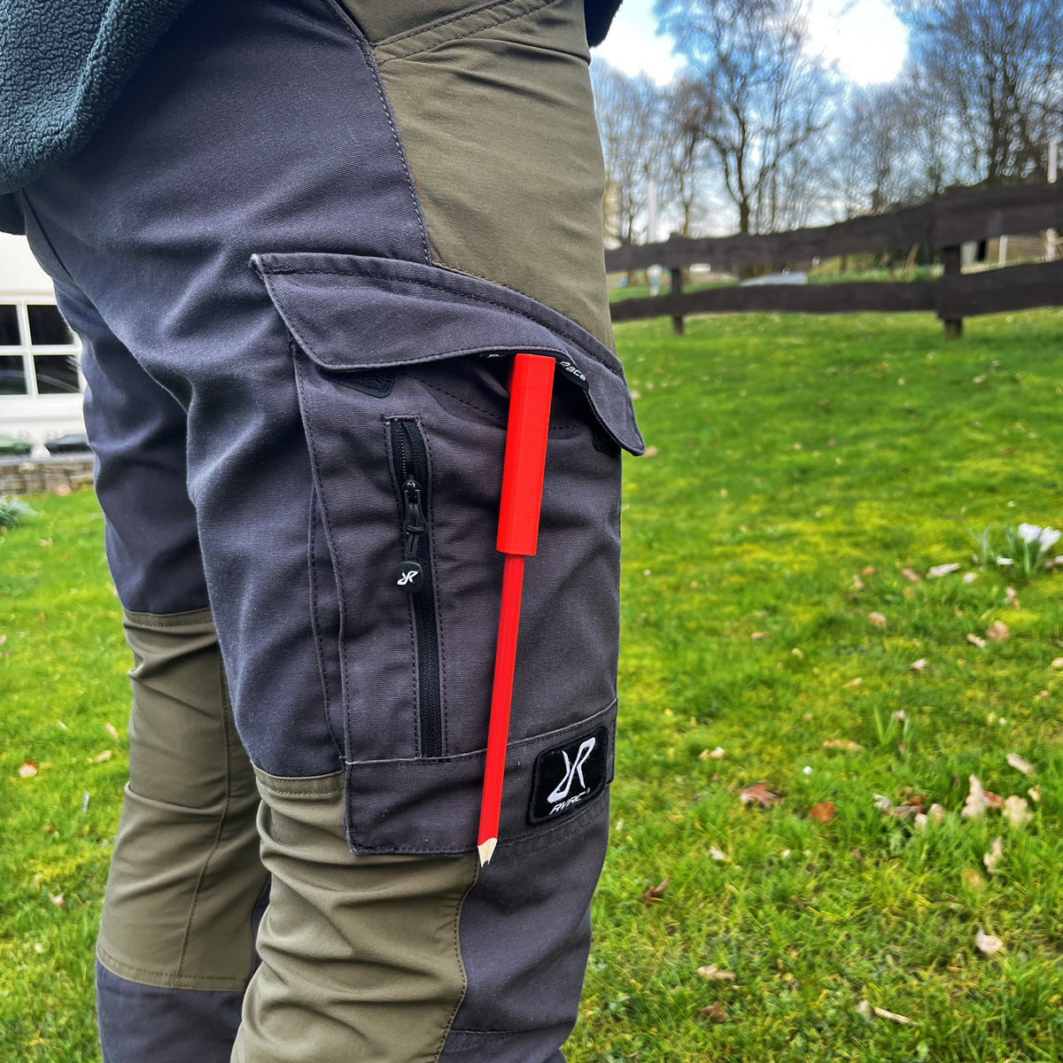 R-Satz Shop Zimmermannsstift Halterung inkl 2 Bleistifte Halter für Handwerker Velux Stift